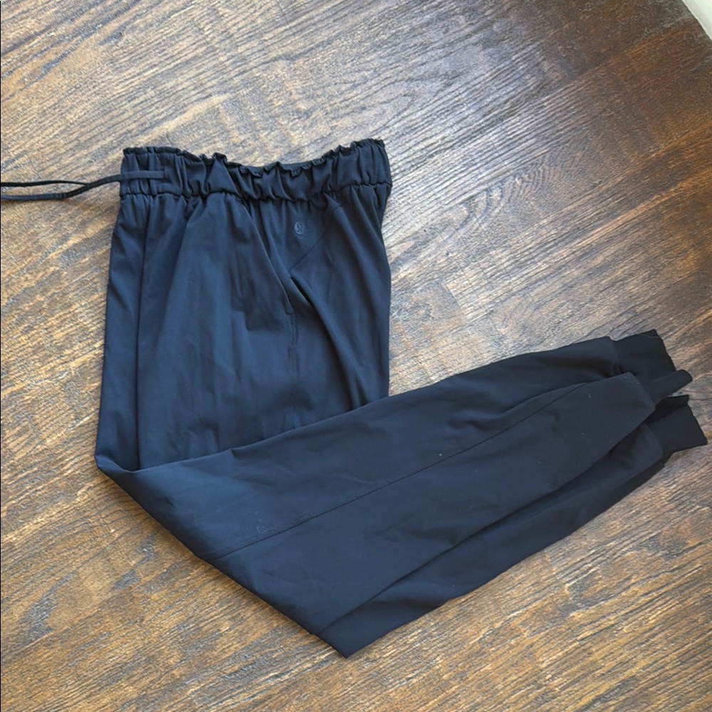 Lululemon Black Drawstring Joggers size 2 xs
